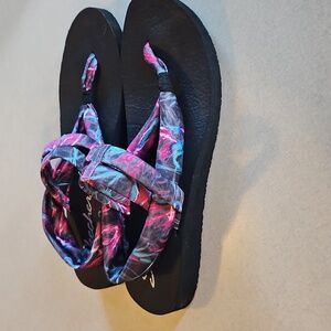 Skechers Yoga Foam Sandals
